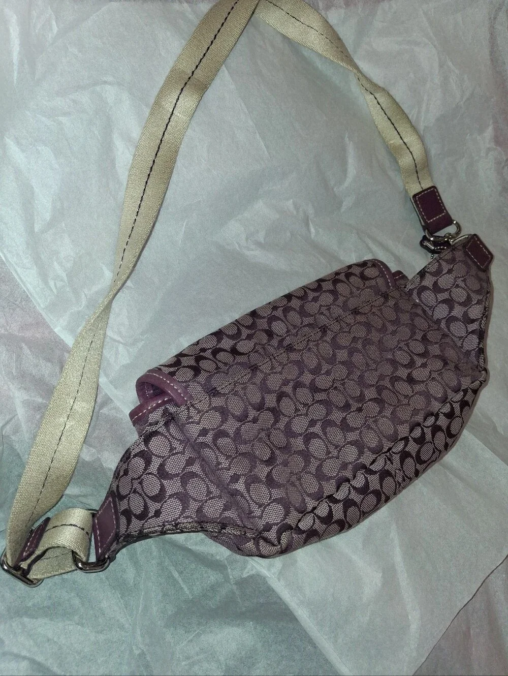 Coach Women's Purple Signature Pattern Crossbody Bag - Picture 2 of 8